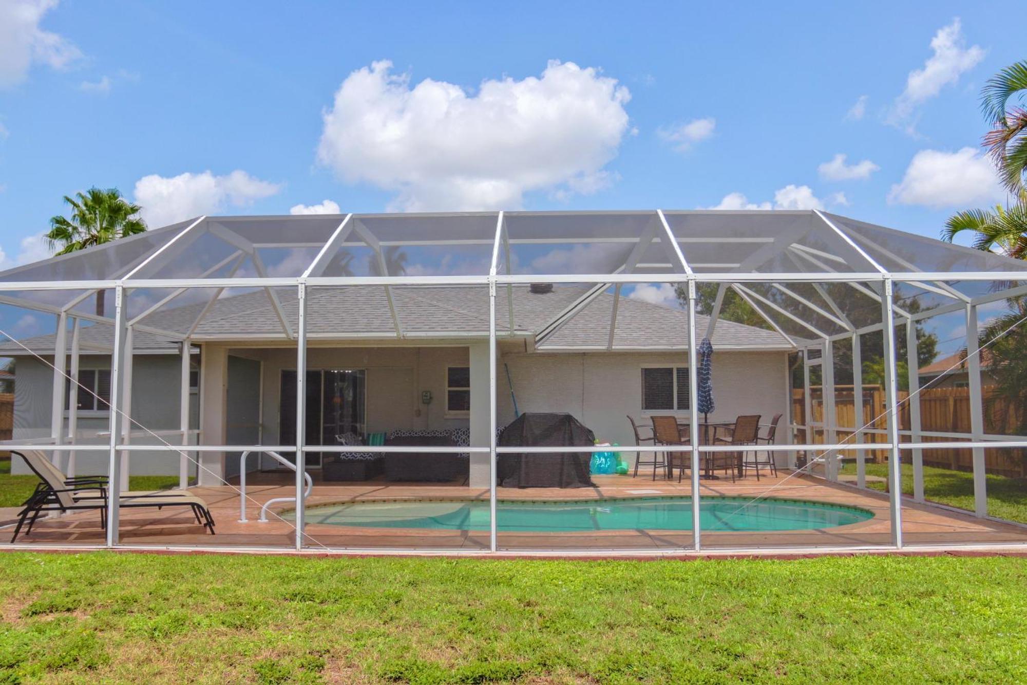 Beautiful Pool Home With Sleeping For 8 For Lovelypeople Cape Coral Exterior photo